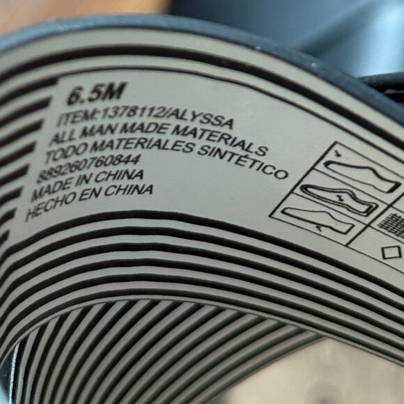 Izod Alyssa black cross-strap sandals. Women’s size 7M. Slip-on, easy wear. - Picture 4 of 4